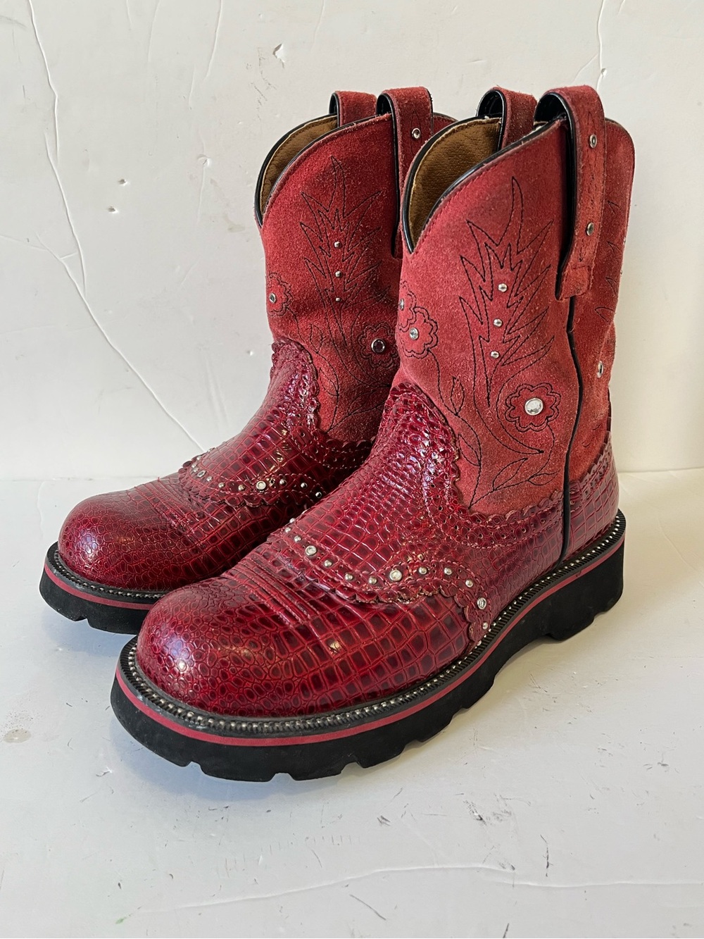 Ariat fatbaby Red suede faux croc Embossed Western cowboy boots size 8B